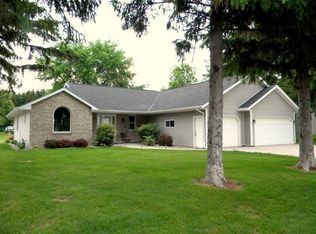 515 Park St, Reedsville, WI 54230