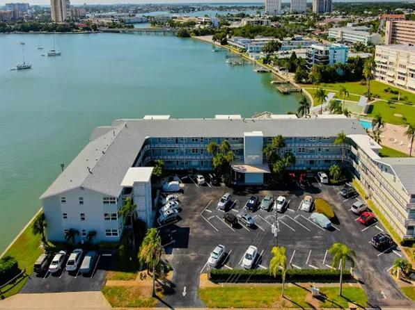 1898 Shore Dr S APT 314, South Pasadena, FL 33707