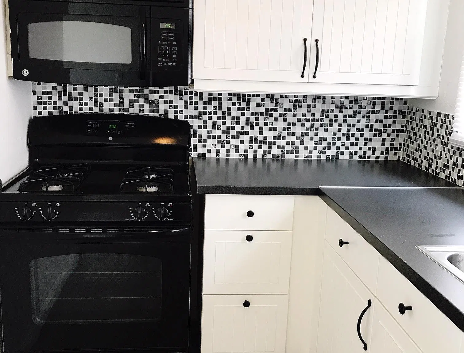 Studio, 300 sqft, $1,695 — Photo 1