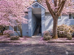 10026 NE 127th Place #D117, Kirkland, WA