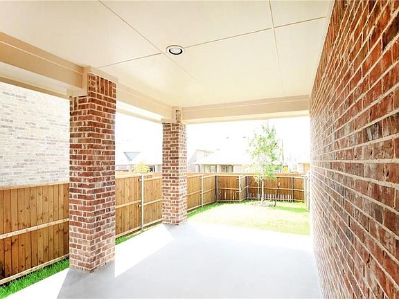 3rd image of 4416 Del Rey Ave
