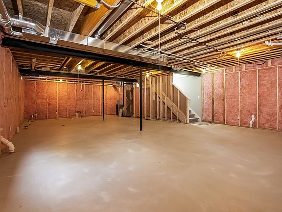 4th image of 2660 Ellwood Ave