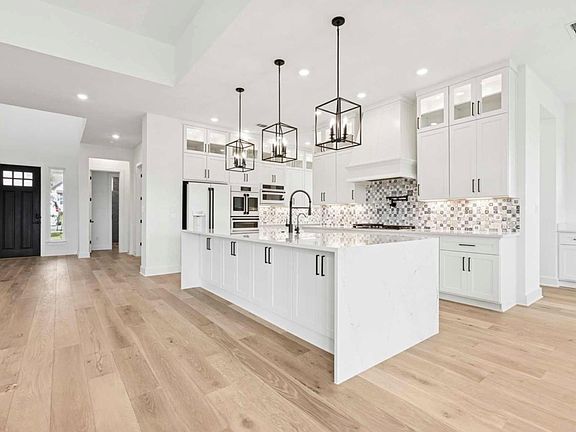 5th image of 439 Vail River Rd