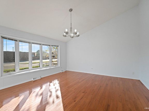 4th image of 1240 Braeburn Dr