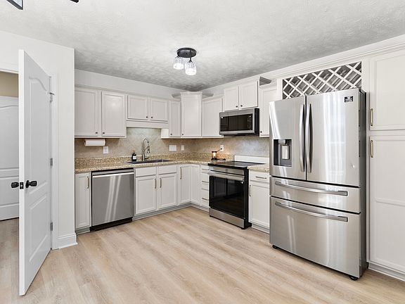 4th image of 287 Mayor Ct #1
