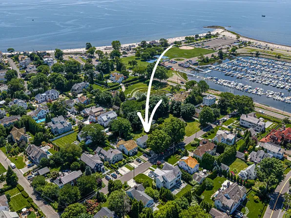 12 Roosevelt Rd, Westport, CT 06880