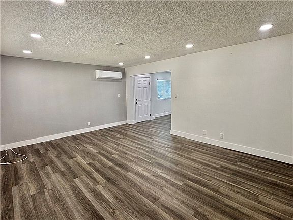 5th image of 7231 Apperson St