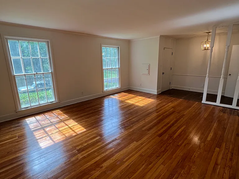 516 N Park St — Photo 5