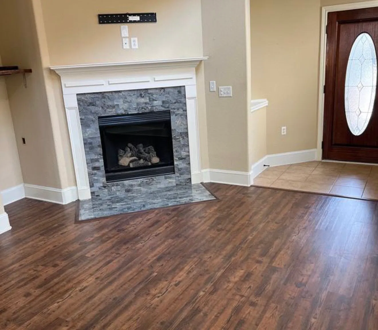 3 bed, 2.5 bath, 1700 sqft, $2,399 — Photo 3