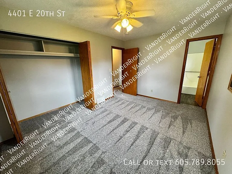 4401 E 20th St — Photo 11