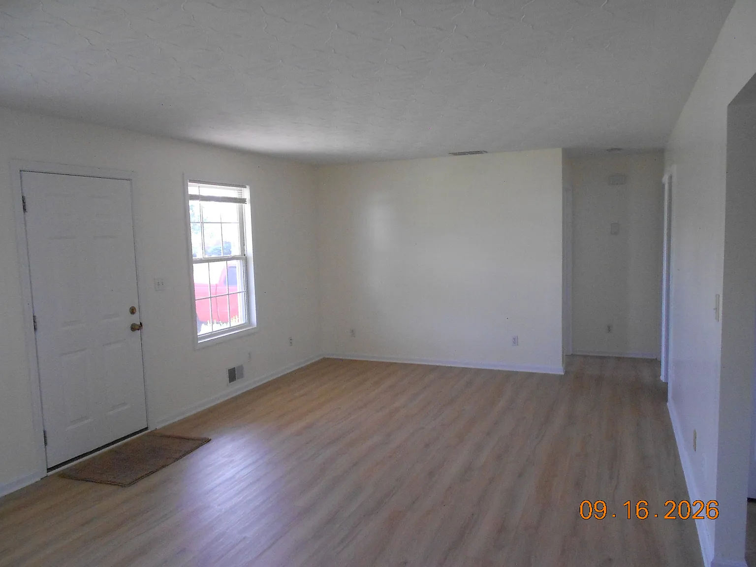 3 bed, 1215 sqft, $1,650 — Photo 4
