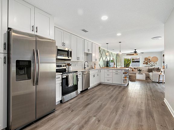 4th image of 764 7th Ave S