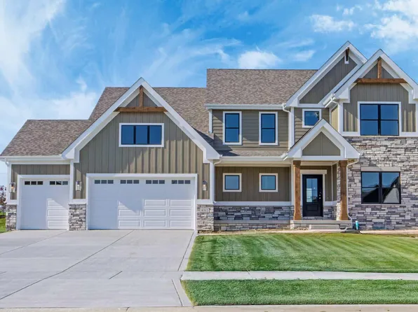 1861 Trailbrook Dr, Valparaiso, IN 46385