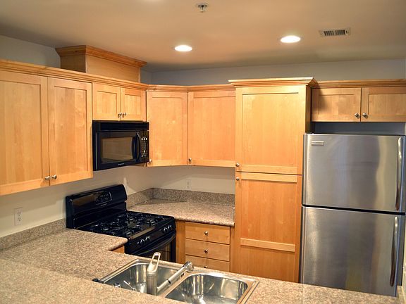 5th image of 5330 Satsuma Ave Unit 10