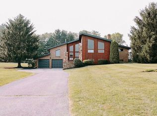 5625 Senft Rd, Spring Grove, PA 17362