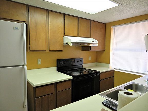 5th image of 3211 Pearl St APT 501
