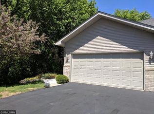 1541 Comstock Ln N, Plymouth, MN 55447