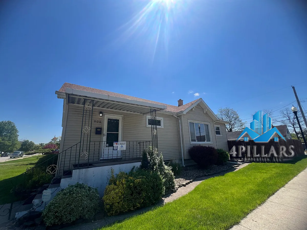 Building Photo - 906 177th Pl