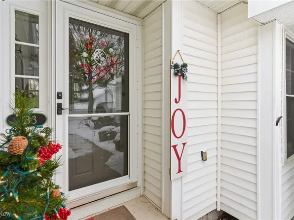 633 Grand View Ln, Aurora, OH 44202