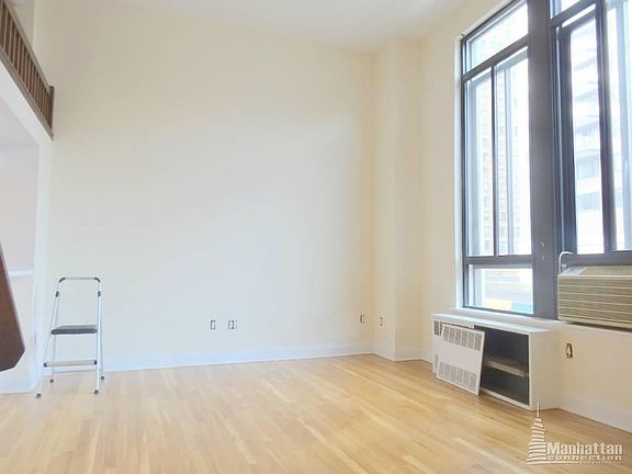 3rd image of 1 Astor Pl Frnt 2
