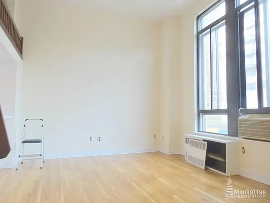 Rented by Manhattan Connection | media 11