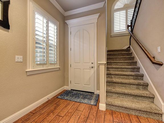 3rd image of 6143 Via Presidio Ln