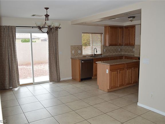 2nd image of 914 Socorro Song Ln