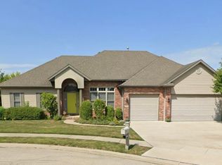 6208 Winterberry Ln, Springfield, IL 62712