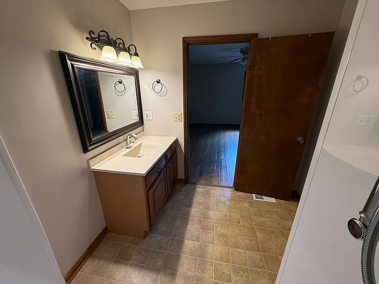 1201 Eastbrook Dr — Photo 12