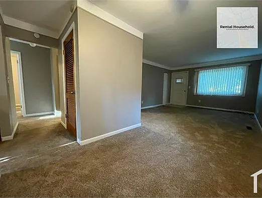 3 bed, 980 sqft, $1,300 — Photo 3