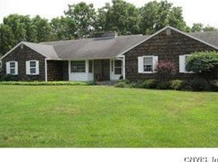 8 Thornwood Ln, Fayetteville, NY 13066