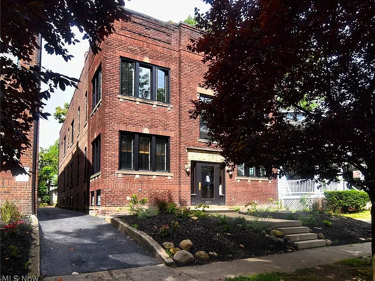 2272 Grandview Ave #2 — Photo 21