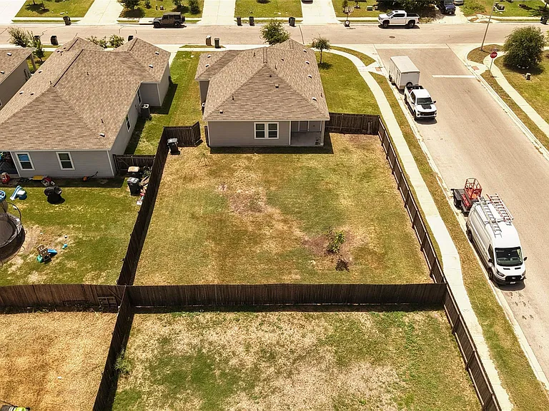 250 Seneca Loop — Photo 2