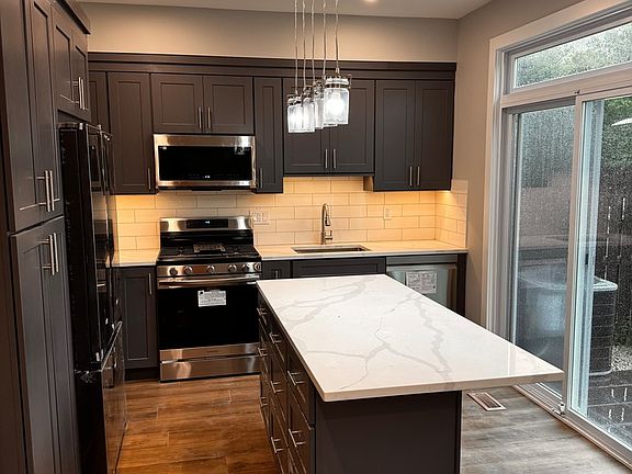 5th image of 625 Edward Dr