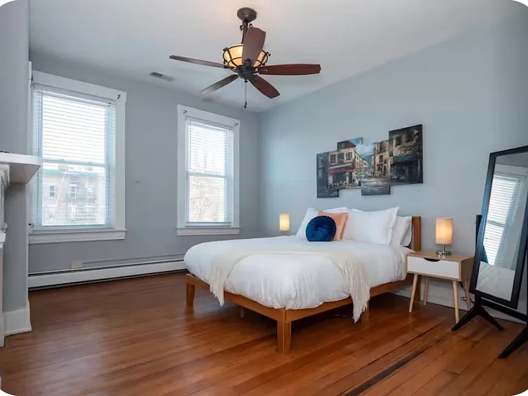 316 E Liberty St — Photo 5