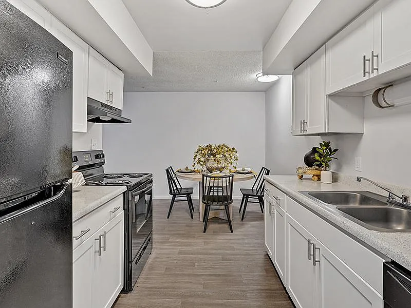 Mid Central — Photo 2