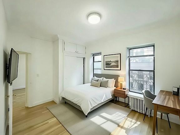 3rd image of 326 E 58th St APT 2b