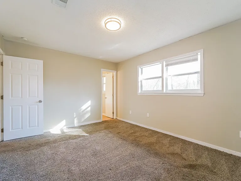 785736_022_main_bedroom_13538841.jpg