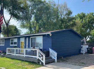 8 Alcoma Dr, Mccook Lake, SD 57049