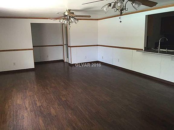 3rd image of 1613 Parade St #0