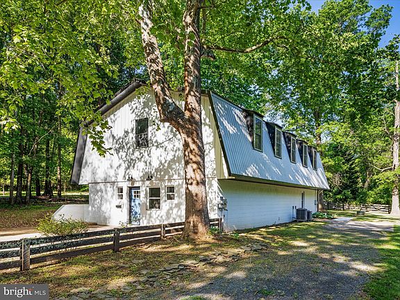 2nd image of 9180 Broadlands Ln