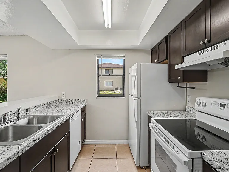 4534 Sleepy Oak Ln — Photo 13