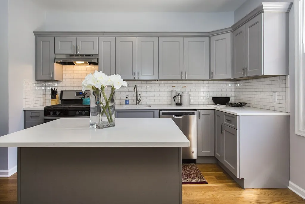 3 bed, 1275 sqft, $3,200 — Photo 1