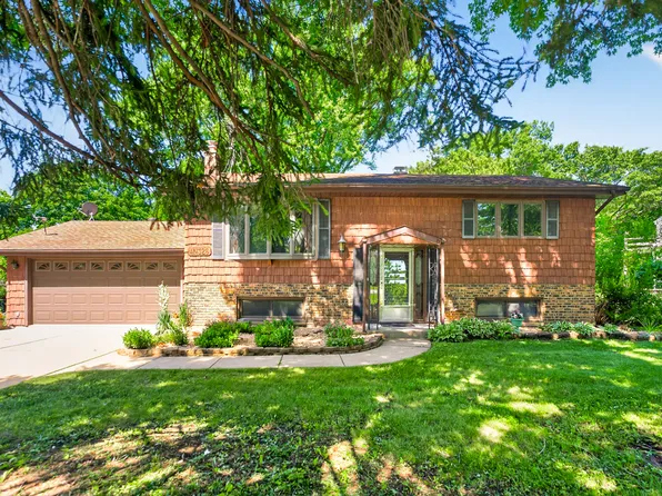 4N326 Wiant Rd, West Chicago, IL 60185