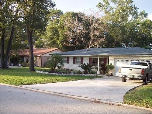 4th image of 7725 Lisa Dr E