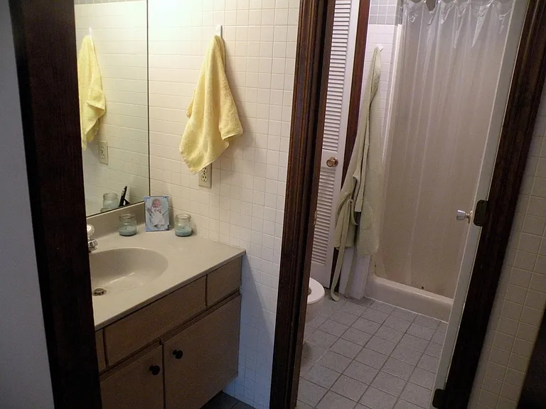 5716 Howe St #4B — Photo 8