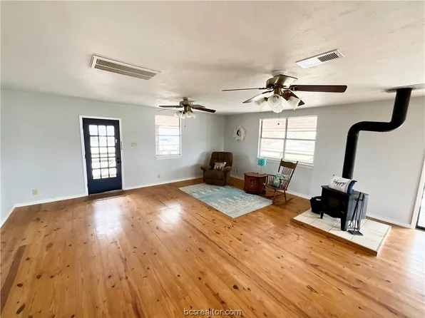 110 Birch Forest Dr, Somerville, TX 77879