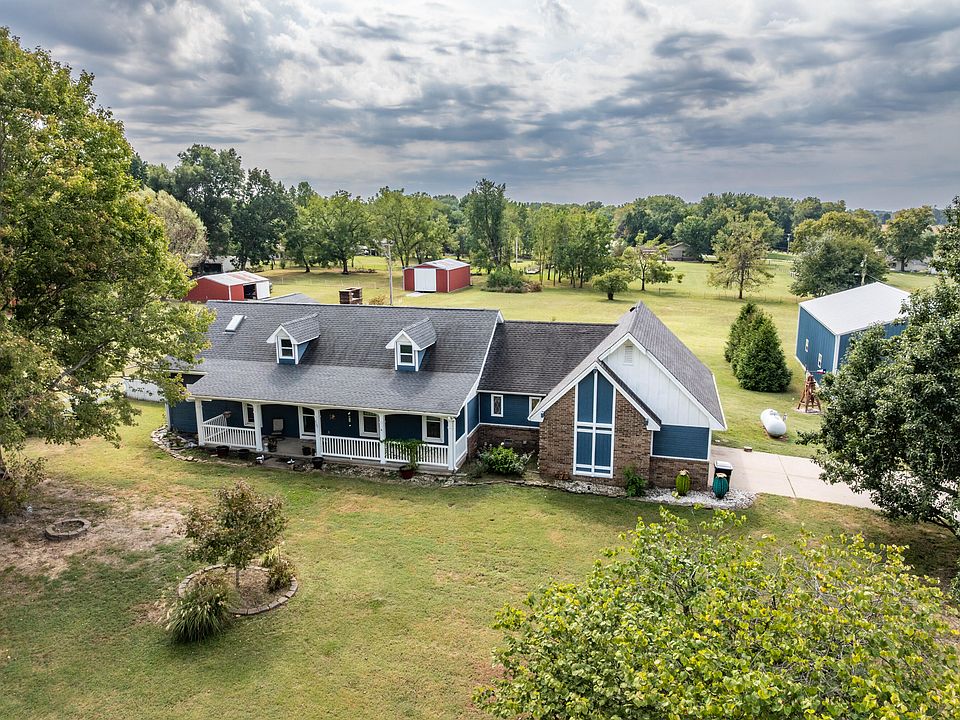 1st image of 2704 W Sharon Drive