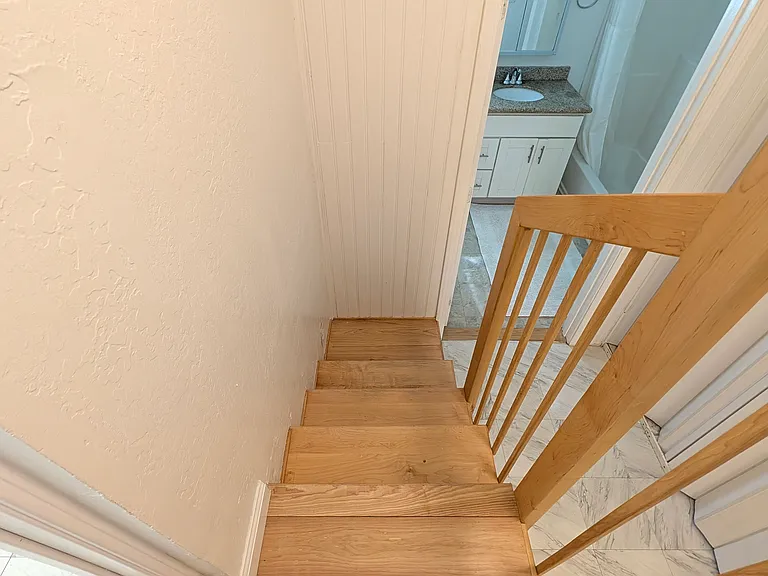 16403 Kennedy Rd — Photo 16