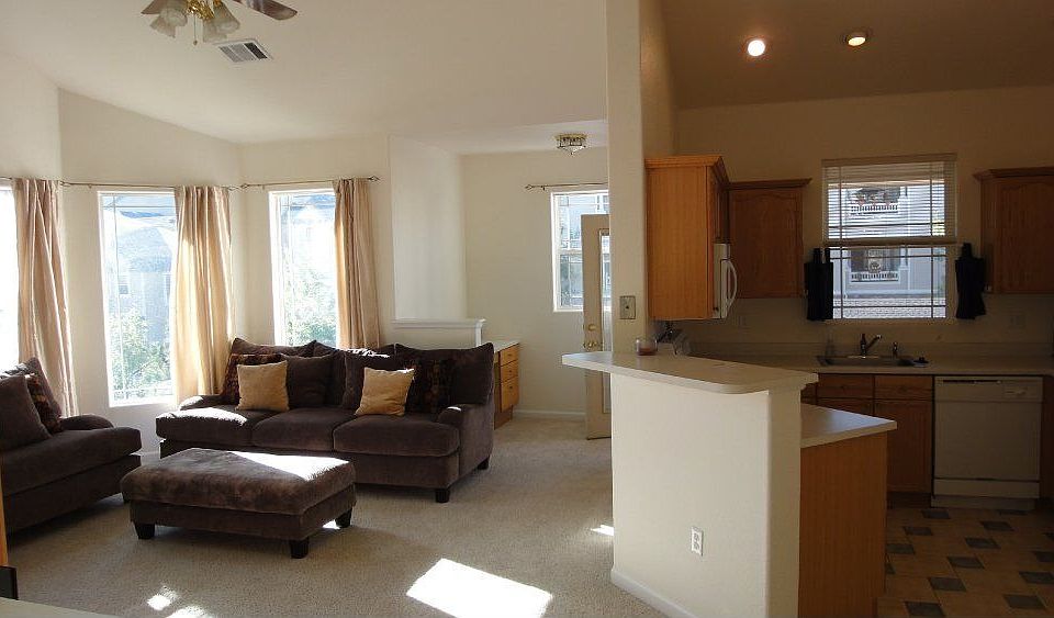 For Lease: 8389 S. Independence, Littleton, co 80127
